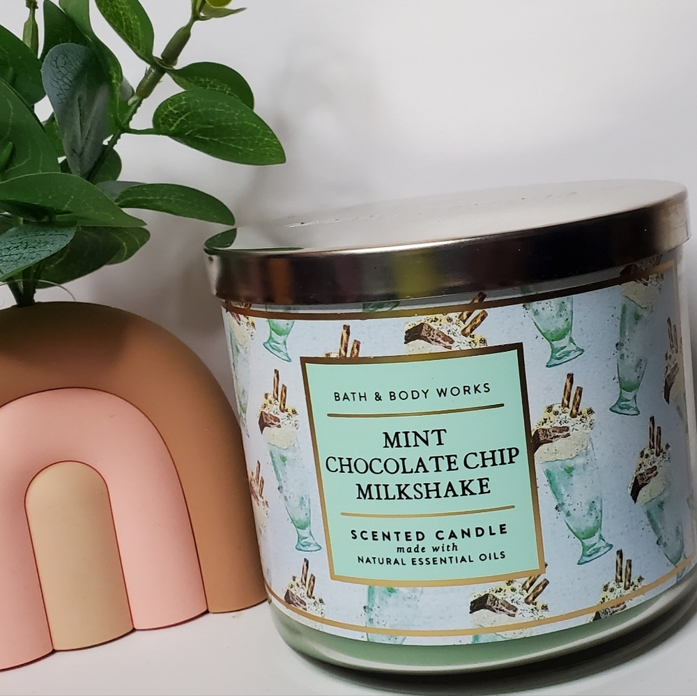 Bath And Body Works Mint Chocolate Milkshake 3 Wick Candle New Nwt